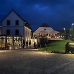 Malom Es Kacsa Boutique Hotel Tata