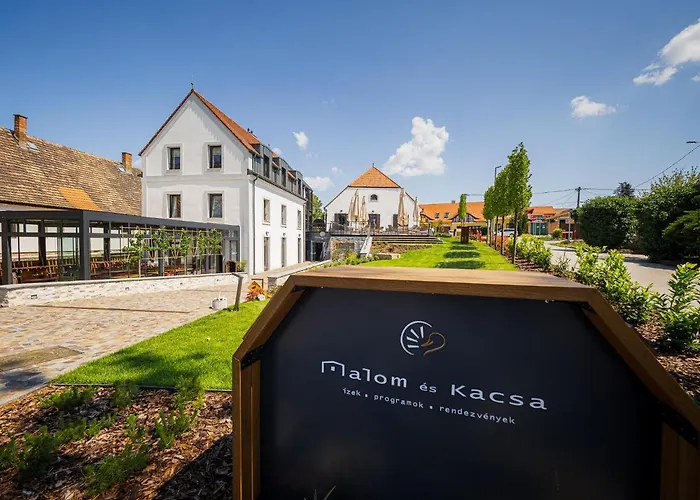 Malom Es Kacsa Boutique