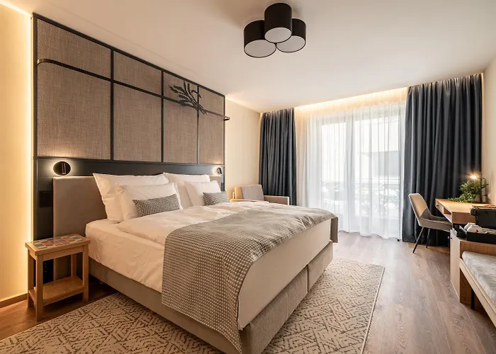 Malom Es Kacsa Boutique ホテル 4*